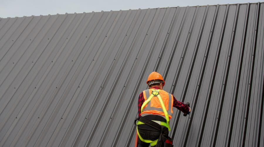 Professional metal roof installation services in Bunker Hill, IL